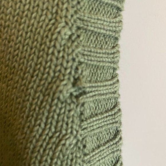 brandy melville green mia sweater vest - Picture 6 of 6